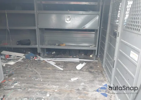 2018 Chevrolet Express 2500 Work Van z USA, uszkodzony, nr VIN 1GCWGAFBXJ1272569